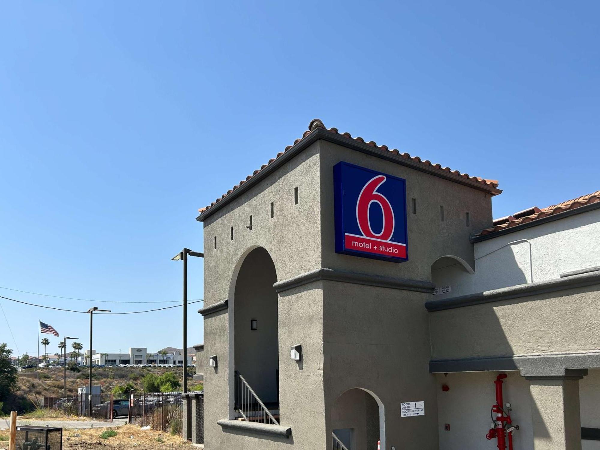 Motel 6 Lake Elsinore, Ca Zewnętrze zdjęcie