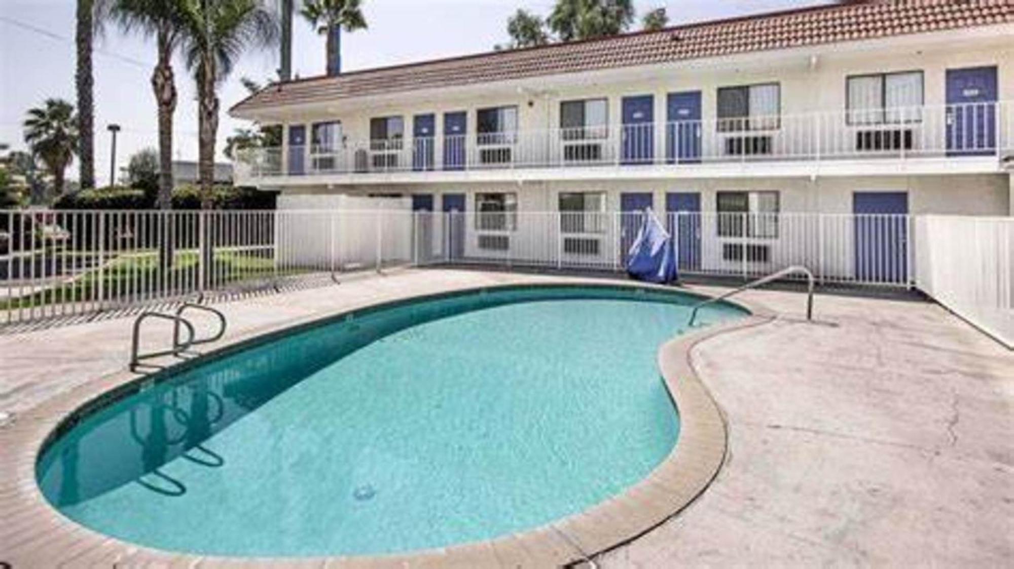 Motel 6 Lake Elsinore, Ca Zewnętrze zdjęcie